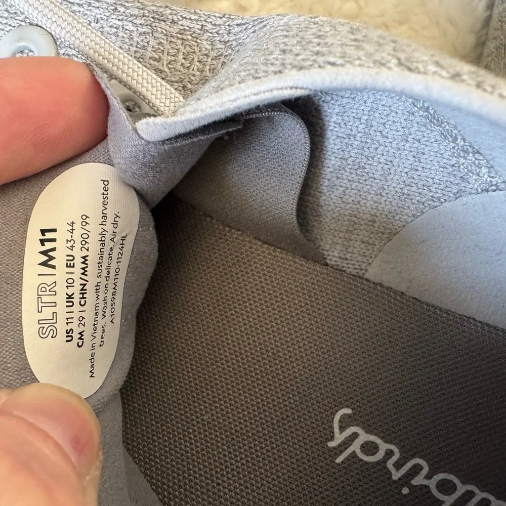 New men’s Allbirds tree Runners in Light Gray - Picture 4 of 5